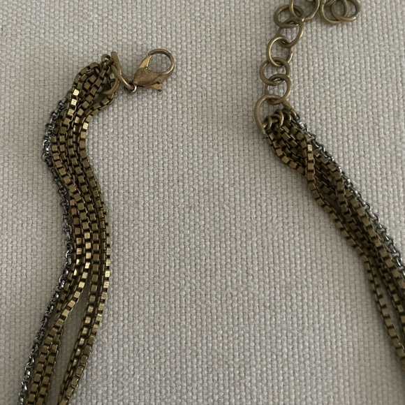 Pegasus Stella and Dot Gold Statement Necklace

Bold statement necklace - Picture 4 of 4